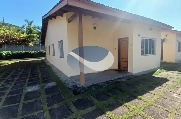 Casa 2 Dormitórios em Condomínio Fechado, Martim de Sá, Caraguatatuba, SP