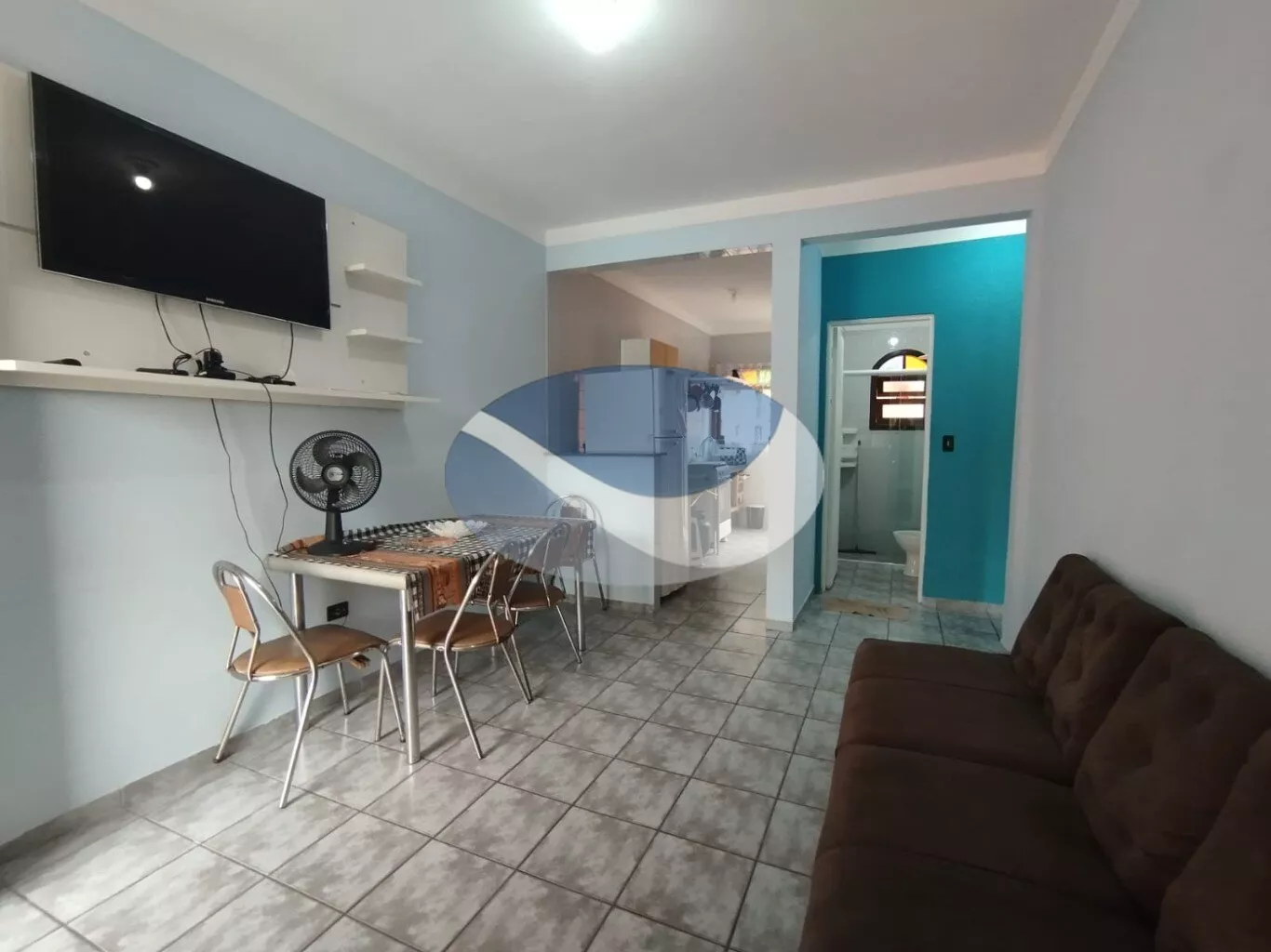 Casa à venda com 2 quartos, 70m² - Foto 1