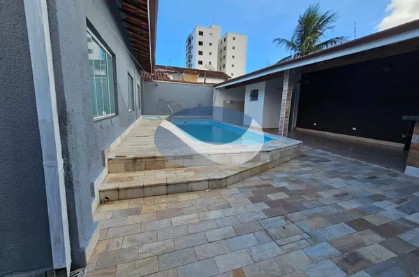 Linda casa à venda com piscina! - Foto 2