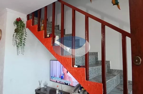LINDO SOBRADO EM CONDOMÍNIO FECHADO!