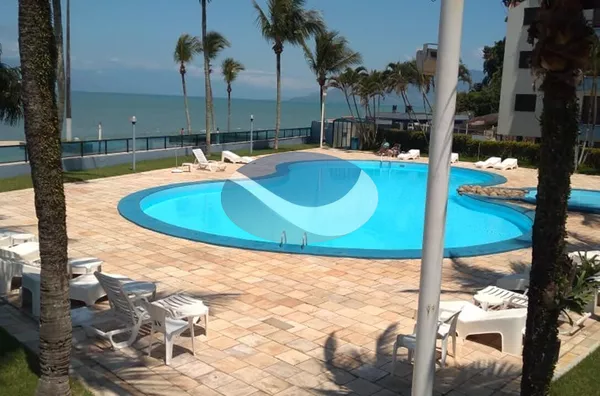 APARTAMENTO PÉ NA AREIA NA MARTIM