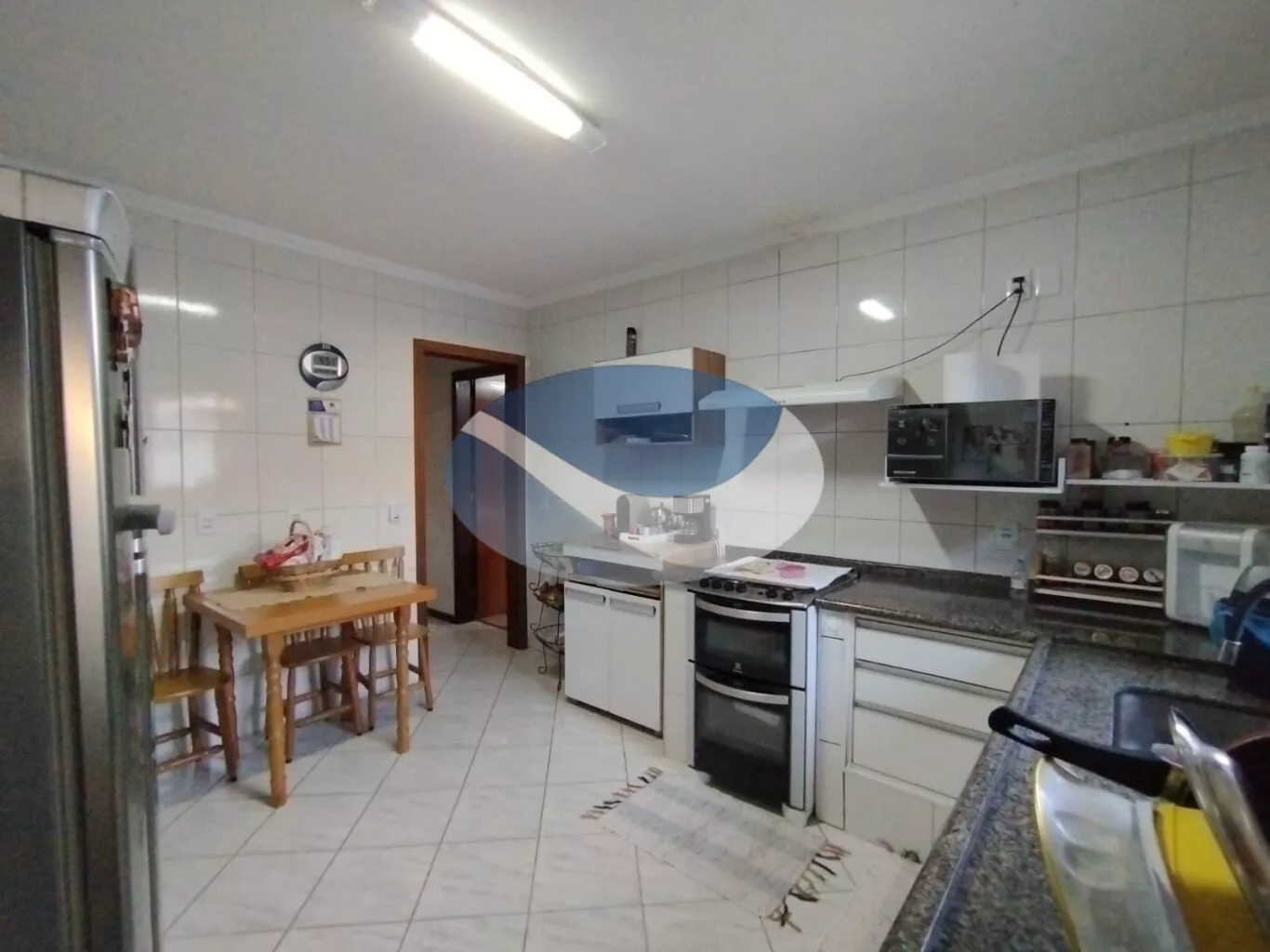 Casa à venda com 3 quartos, 190m² - Foto 8