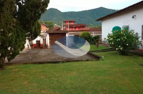 Casa com Terreno Grande - Foto 1