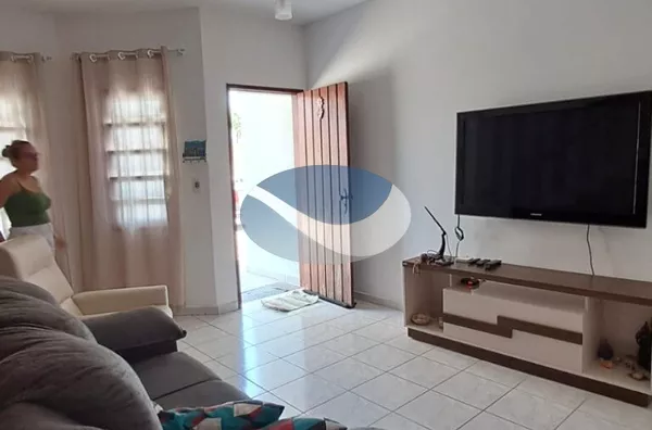 Sobrado à 50m da Praia Martim de Sá 