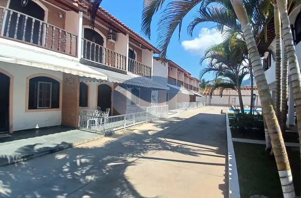 Sobrado com 2 Dormitórios 2 Banheiros na Martim De Sá, Caraguatatuba, SP - Foto 1