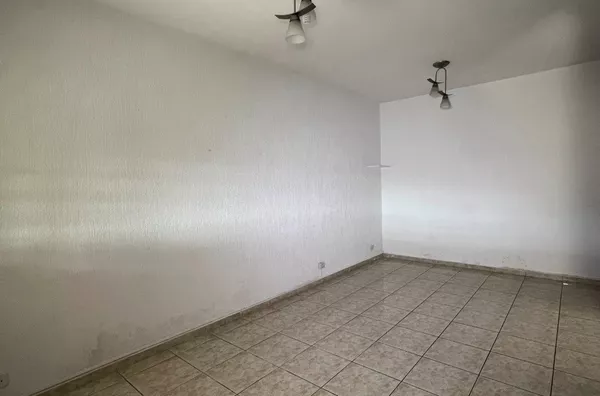 CASA SOBRADO para venda Vila Zanela FRANCO DA ROCHA - Foto 4