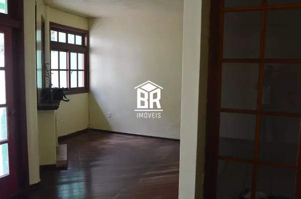 Casa para venda, 5 quarto(s),  Centro, Pelotas