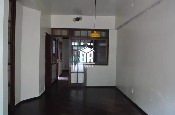 Casa para venda, 5 quarto(s),  Centro, Pelotas