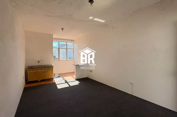 Loft a venda,- Edifício José Pires Soares, Centro, Pelotas