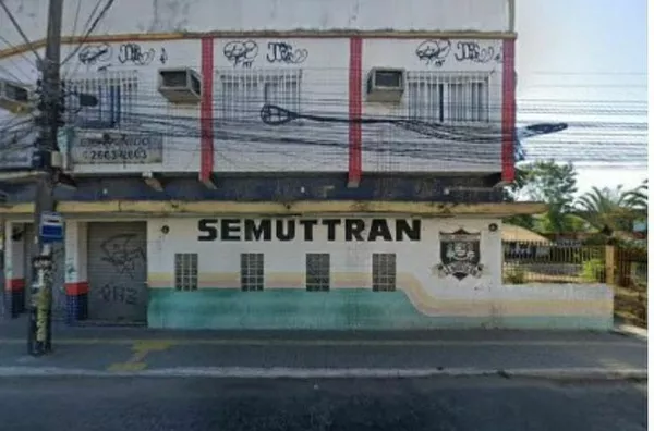 PRÉDIO COMERCIAL