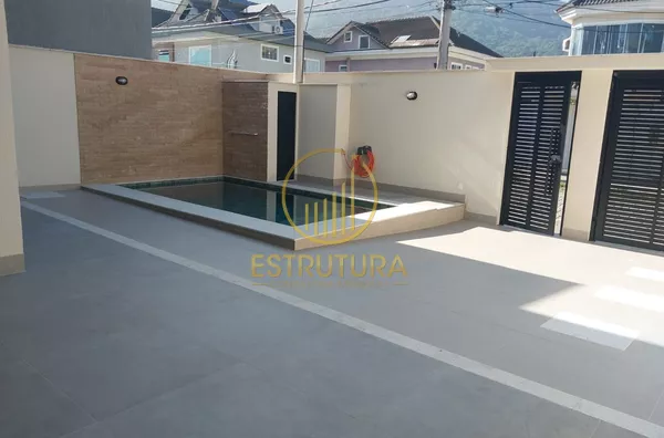 Casa Triplex 