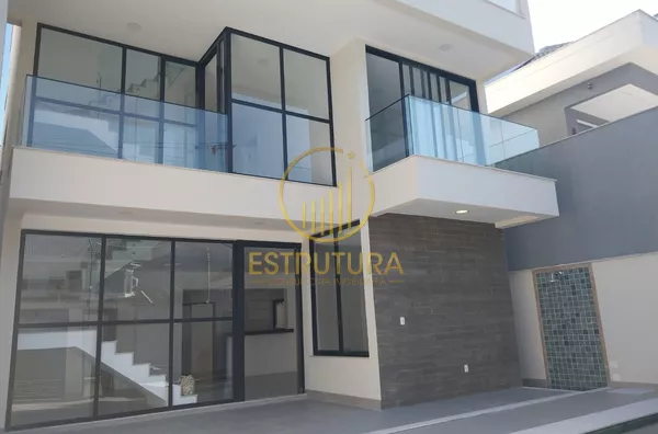 Casa Triplex 