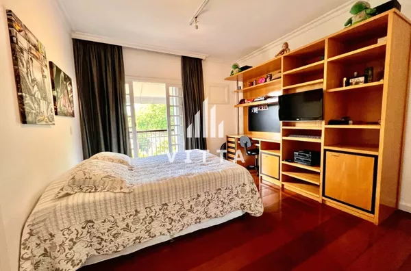 Quarto e armários