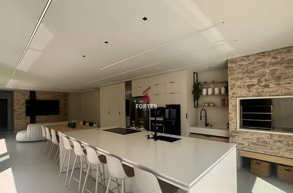 CASA ALTO PADRÃO COM VISTA PARA CIDADE NO ALTO DA JÚLIO!