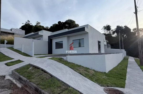 CASA NOVA À VENDA NO ÁGUA BRANCA!
