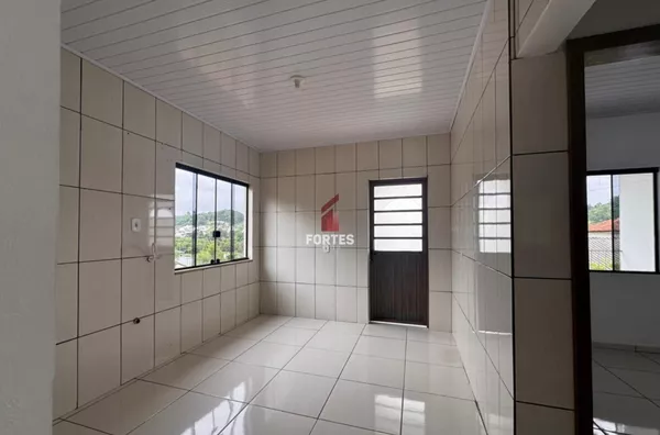 CASA DISPONIVEL PARA VENDA E LOCAÇÃO EM LOCALIZAÇÃO ESTRATÉGICA: IDEAL PARA QUEM BUSCA PROXIMIDADE AO SEMINÁRIO - Foto 4