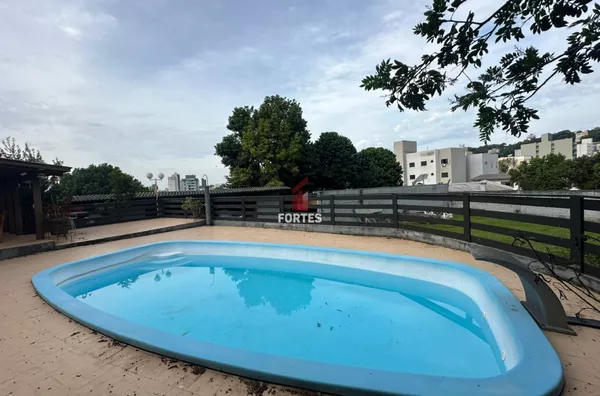CASARÃO COMERCIAL OU RESIDENCIAL COM PISCINA PARA LOCAÇÃO NO CENTRO: EXCELENTE LOCALIZAÇÃO! - Foto 1