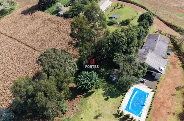 CHACARÁ COM PISCINA Á 23KM DO CENTRO DE FRANCISCO BELTRÃO! 30 MIL METROS QUADRADOS!