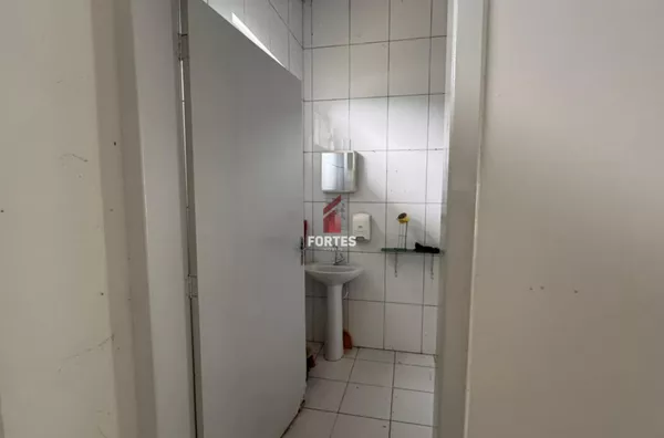 SALA COMERCIAL DISPONIVEL PARA LOCAÇÃO NO SÃO CRISTOVÃO!