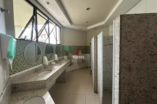 SALA COMERCIAL COM 660M² PARA LOCAÇÃO NO CENTRO: EM CIMA DA CHURRASCARIA PAMPEANA! - Foto 5