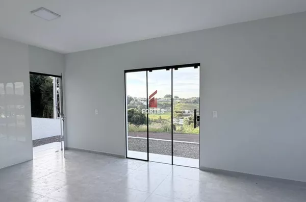 CASA NOVA À VENDA NO ÁGUA BRANCA!