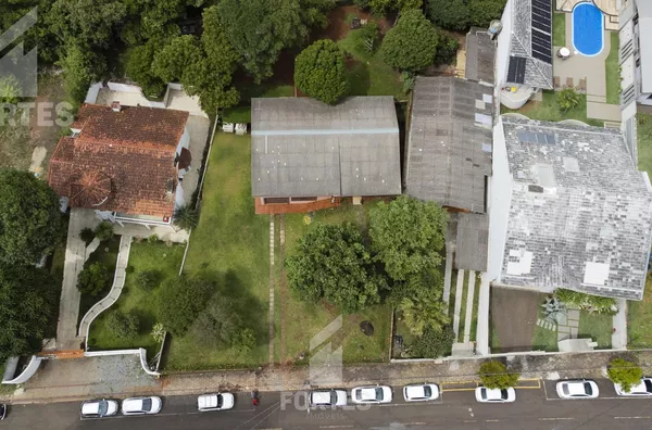 CASA TÉRREA À VENDA COM LOTE ANEXO: OPORTUNIDADE ÚNICA DE ESPAÇO E CONFORTO! - Foto 2