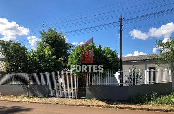 CASA COM GARAGEM COBERTA DISPONIVEL PARA LOCAÇÃO! - Foto 3