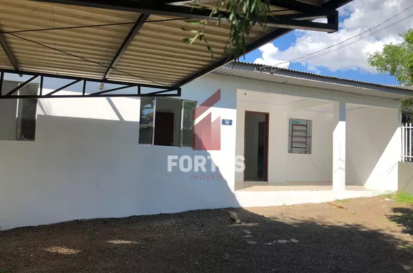 CASA COM GARAGEM COBERTA DISPONIVEL PARA LOCAÇÃO! - Foto 4