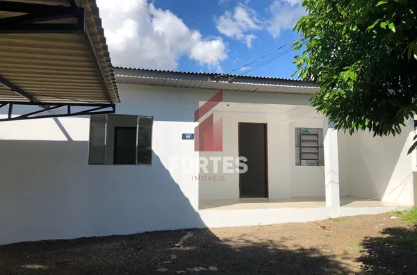 CASA COM GARAGEM COBERTA DISPONIVEL PARA LOCAÇÃO! - Foto 5