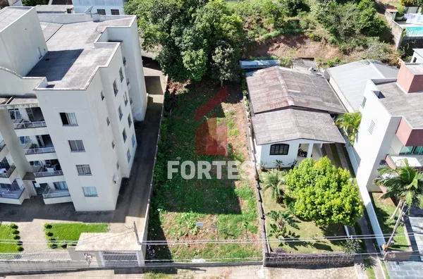 LOTE DISPONÍVEL PARA VENDA: A CHAVE PARA O SEU NOVO PROJETO ESTÁ AQUI!