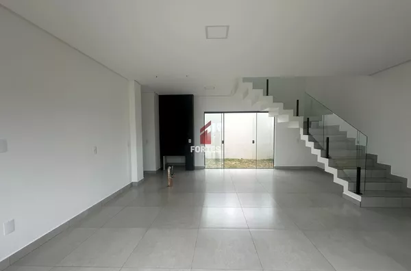 SOBRADO À VENDA, CONQUISTE O SEU LAR DOS SONHOS COM CONFORTO E COMODIDADE!