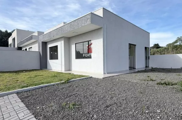 CASA NOVA COM SOBRA DE TERRENO À VENDA NO ÀGUA BRANCA!