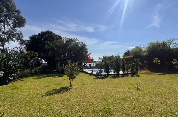 CHACARÁ COM PISCINA Á 23KM DO CENTRO DE FRANCISCO BELTRÃO! 30 MIL METROS QUADRADOS!