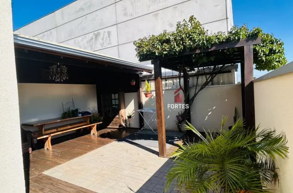 CASA COM SALÃO DE FESTAS E SUÍTE À VENDA NO LOTEAMENTO SCOTTI! - Foto 2