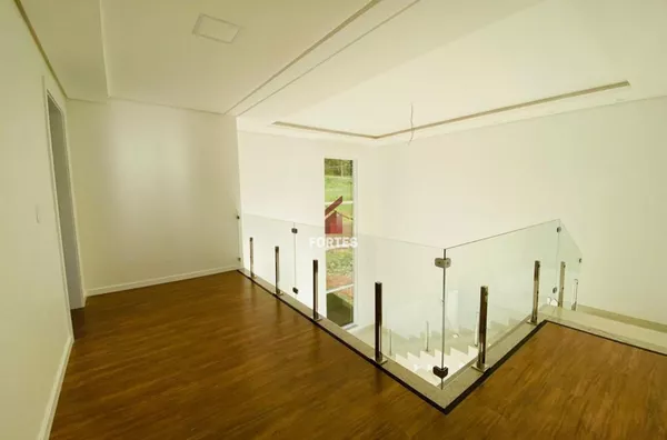 CASA DE ALTO PADRÃO EM AMPÉRE: DESIGN MODERNO, CONFORTO E ESPAÇO PARA SUA FAMÍLIA CRESCER