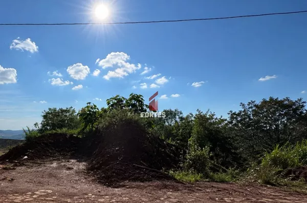 LOTE À VENDA NO BAIRRO ÁGUA BRANCA!