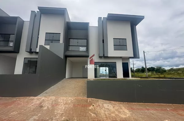 SOBRADO À VENDA, CONFORTO E PRATICIDADE AO SEU ALCANCE!