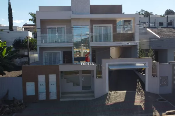 EXCELENTE CASA À VENDA COM 4 QUARTOS, SUÍTE COM CLOSET E ÁREA GOURMET NO BAIRRO LUTHER KING – FRANCISCO BELTRÃO - Foto 2