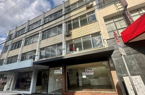 EXCELENTE SALA COMERCIAL NO CENTRO: DISPONÍVEL PARA LOCAÇÃO! - Foto 1