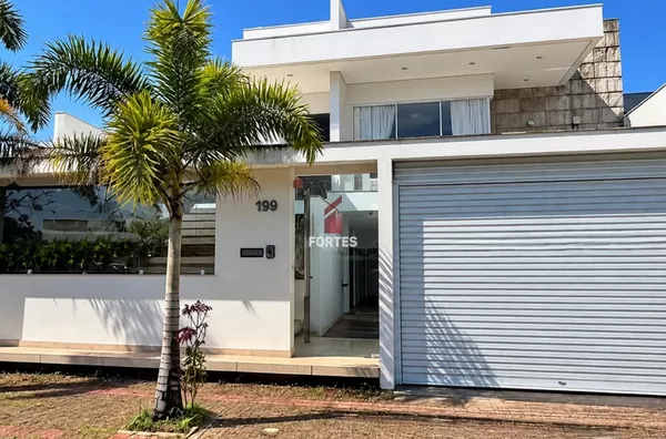 CASA DE ALTO PADRÃO À VENDA EM LOCALIZAÇÃO PRIVILEGIADA! - Foto 2