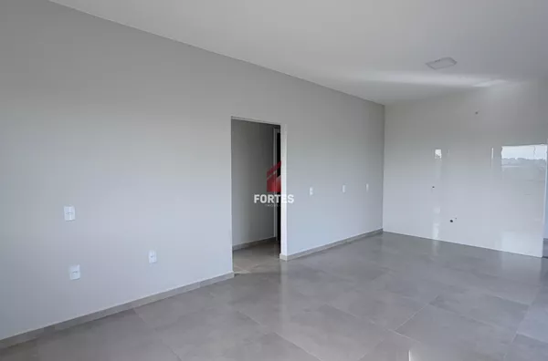 CASA NOVA COM SOBRA DE TERRENO À VENDA NO ÀGUA BRANCA!