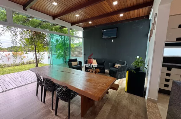 CASA Á VENDA: ELEGÂNCIA E EXCLUSIVIDADE QUE VOCÊ MERECE!