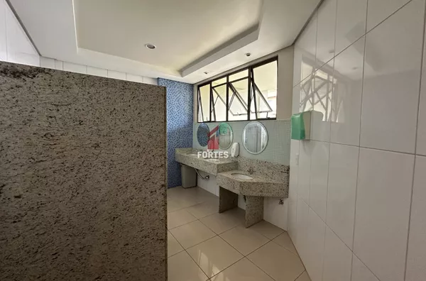 SALA COMERCIAL COM 660M² PARA LOCAÇÃO NO CENTRO: EM CIMA DA CHURRASCARIA PAMPEANA! - Foto 6