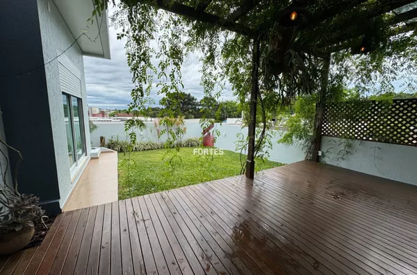 CASA Á VENDA: ELEGÂNCIA E EXCLUSIVIDADE QUE VOCÊ MERECE!