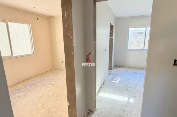 SOBRADO Á VENDA NO BAIRRO NOVA PETRÓPOLES!