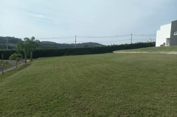 Terreno em condomínio