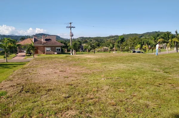 Terreno em condomínio