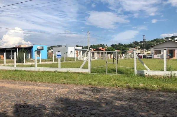 Terreno residencial / comercial