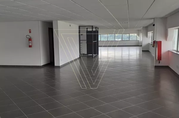 *Escritórios de Alto Padrão - 2 escritórios com área construída de 331,68m²/cada.