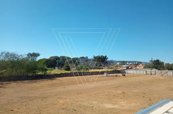 #ÁREA COM 3600m² - Jacaré - Cabreúva-SP COM PROJETO APROVADO NA PREFEITURA. - Foto 1